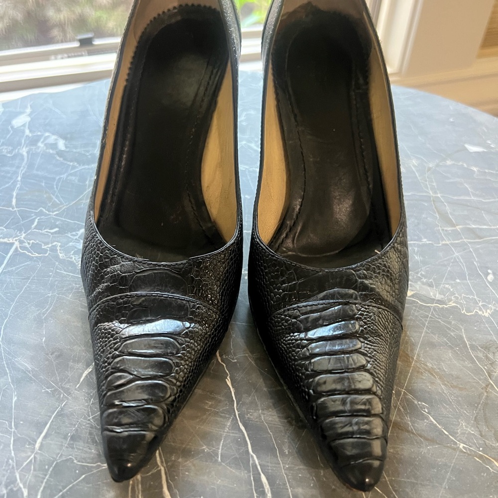 Elegant Black Gucci Textured/alligator? Women's Heels